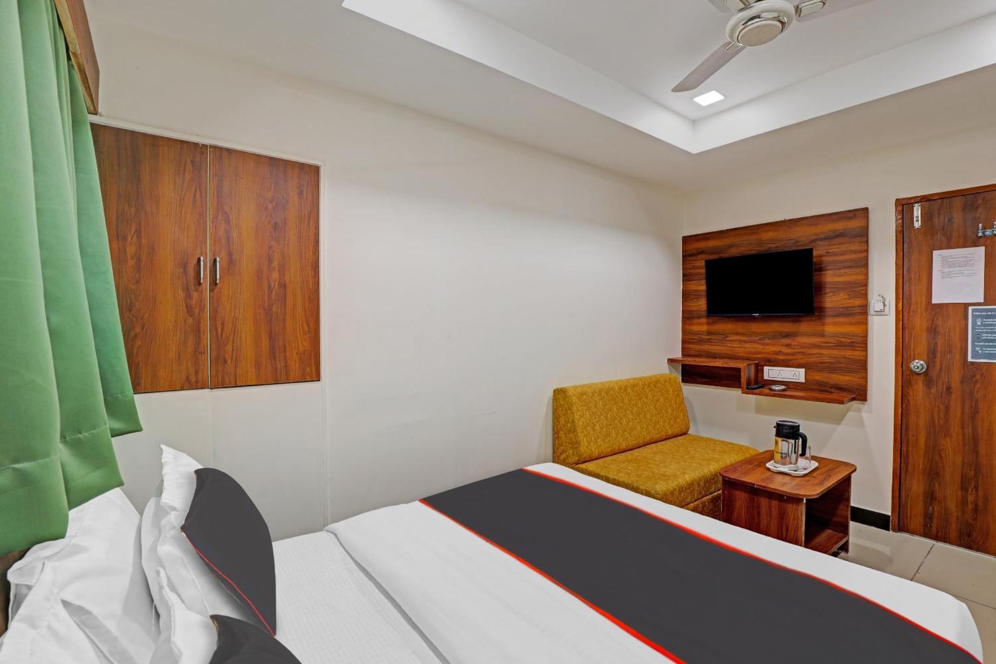 Capital O Bhavya Villa Ahmedabad Extérieur photo