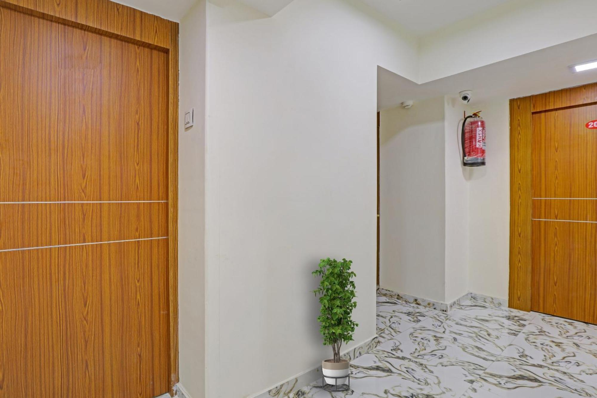 Capital O Bhavya Villa Ahmedabad Extérieur photo