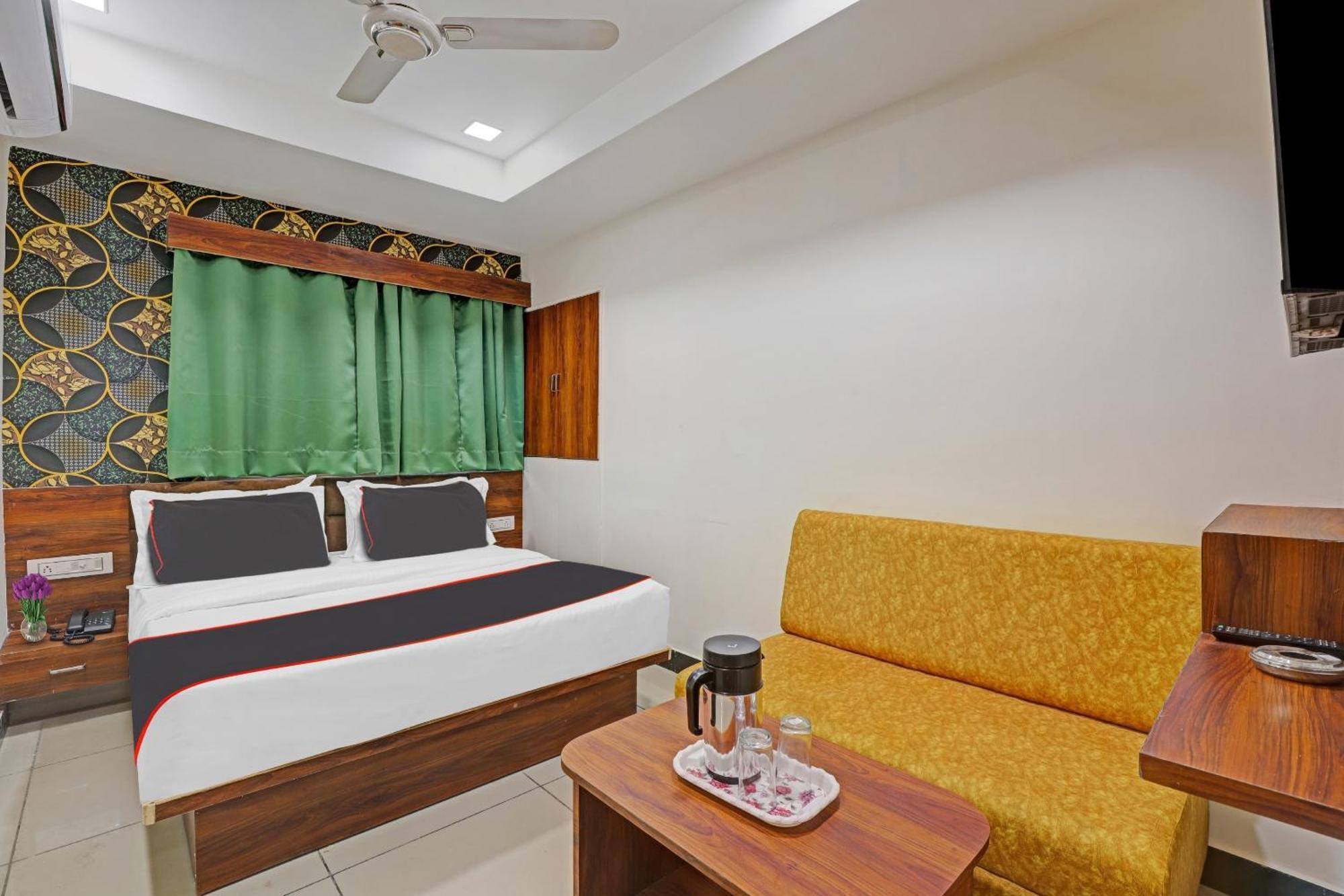 Capital O Bhavya Villa Ahmedabad Extérieur photo